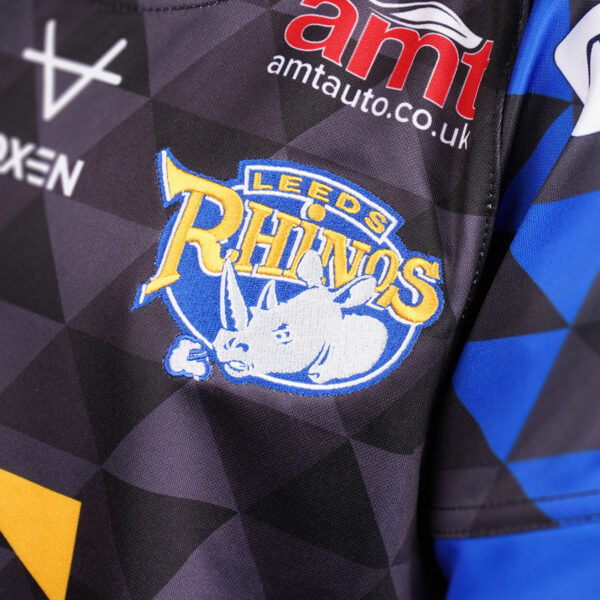 Leeds Rhinos 2025 Replica Black Alternate Shirt JNR - Image 4